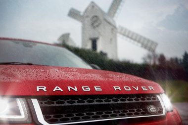 Advertising automotive photography for range rover by Richard Boll