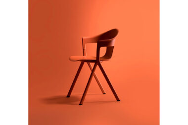 axyl-chair-on-orange-background-copyright-richard-boll